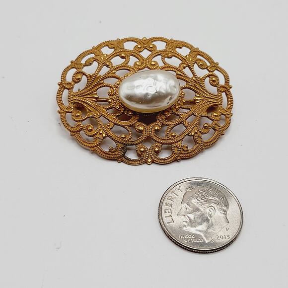 Vintage Miriam Haskell Brooch, Baroque Glass Pearl, Gold Filigree Pin - Picture 8 of 9